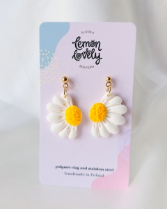 Delikatne stokrotki kolczyki wiszące